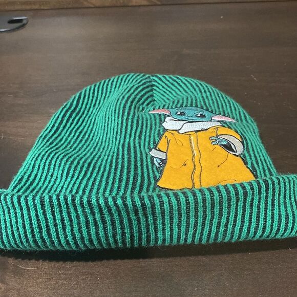 Start Wars Baby Yoda Grogu Black Green Striped Beanie Hat - Picture 3 of 8
